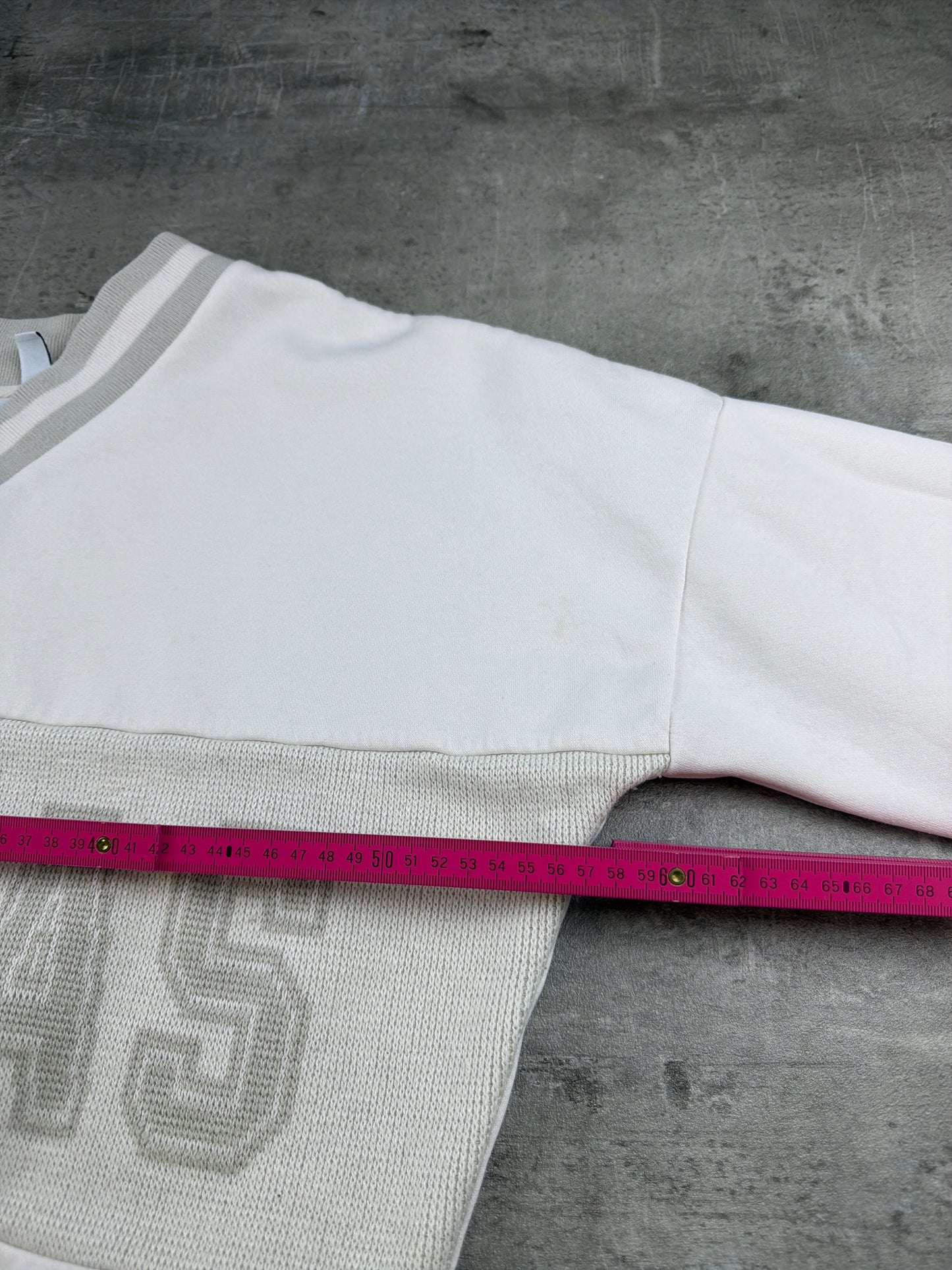 ADIDAS Archive "Cyril" V-Neck Sweater - Cream / Grey