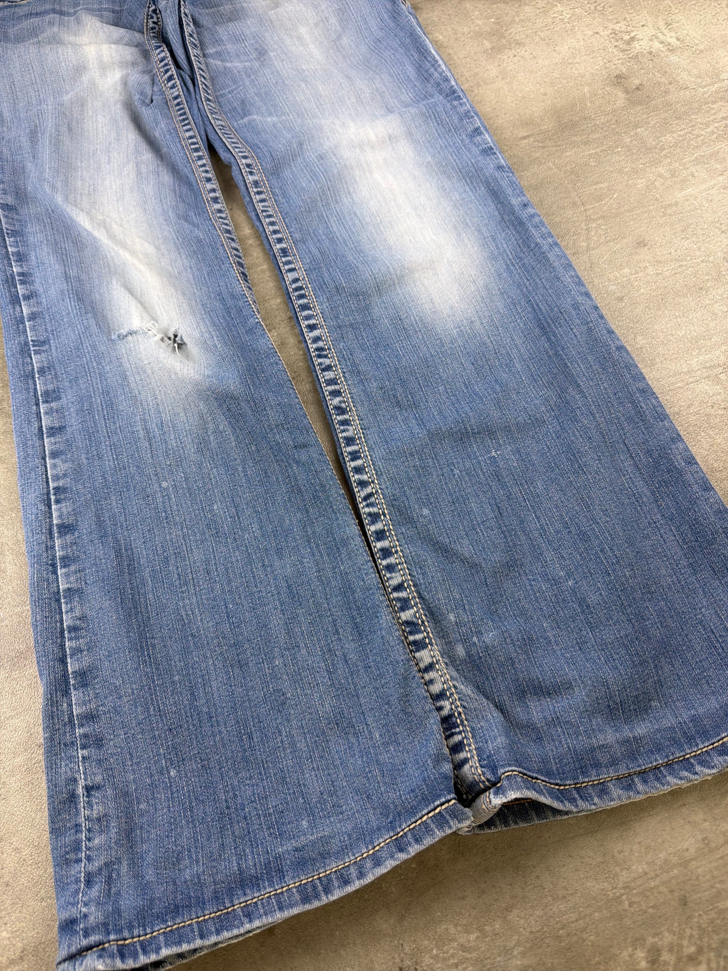 Rock Revival Fleur-De-Lis Embroidered Bootcut Denim Jeans – Faded Light Blue Wash / Y2K Grunge Aesthetic
