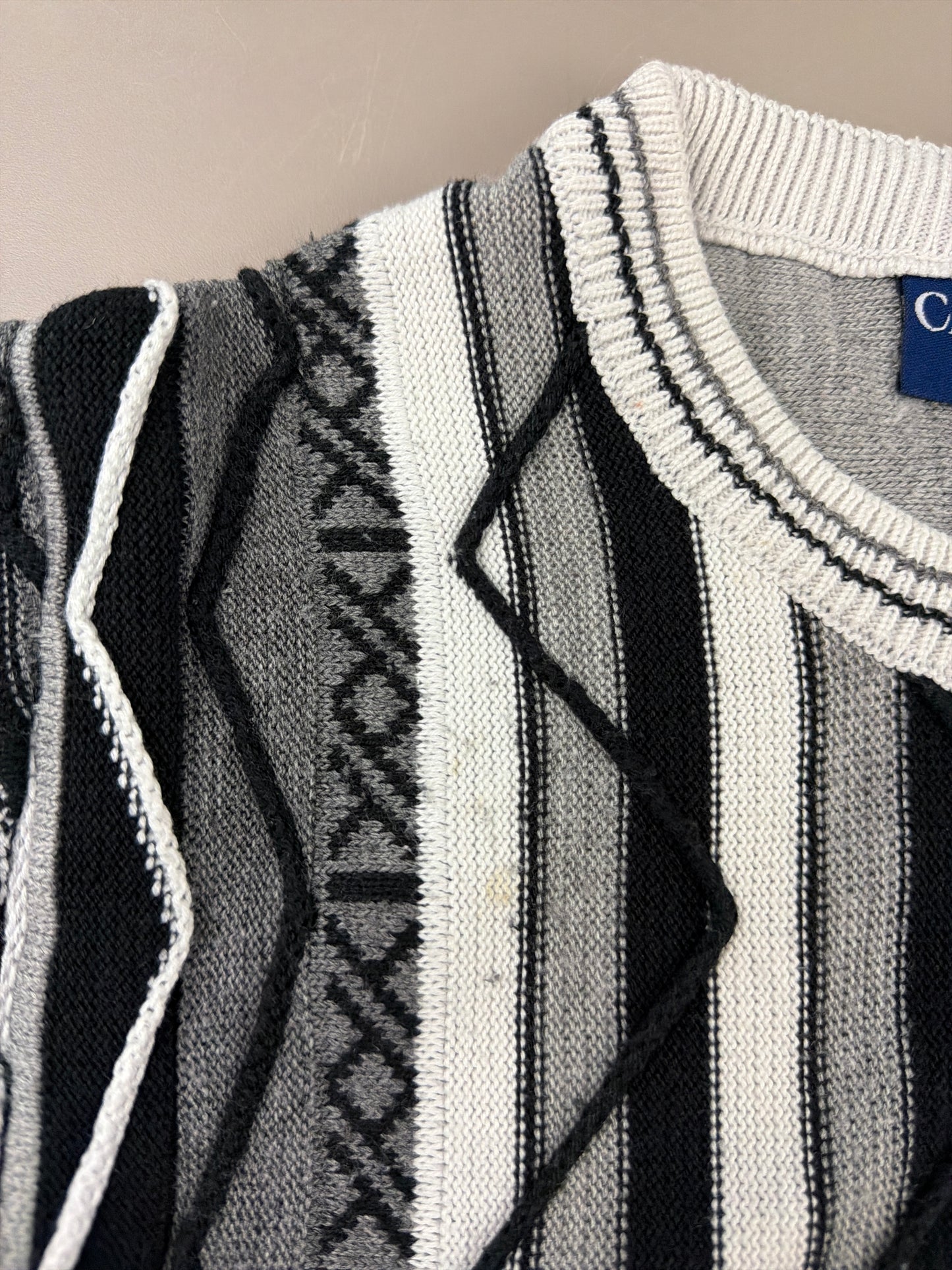 Cascallo Retro Textured Coogi-Style Knitwear - Black & White Abstract Geometric