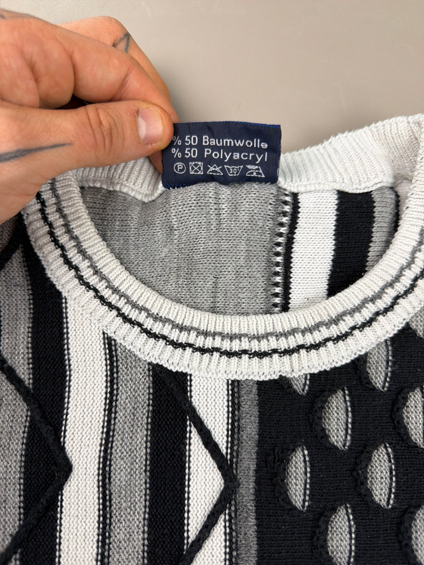 Cascallo Retro Textured Coogi-Style Knitwear - Black & White Abstract Geometric