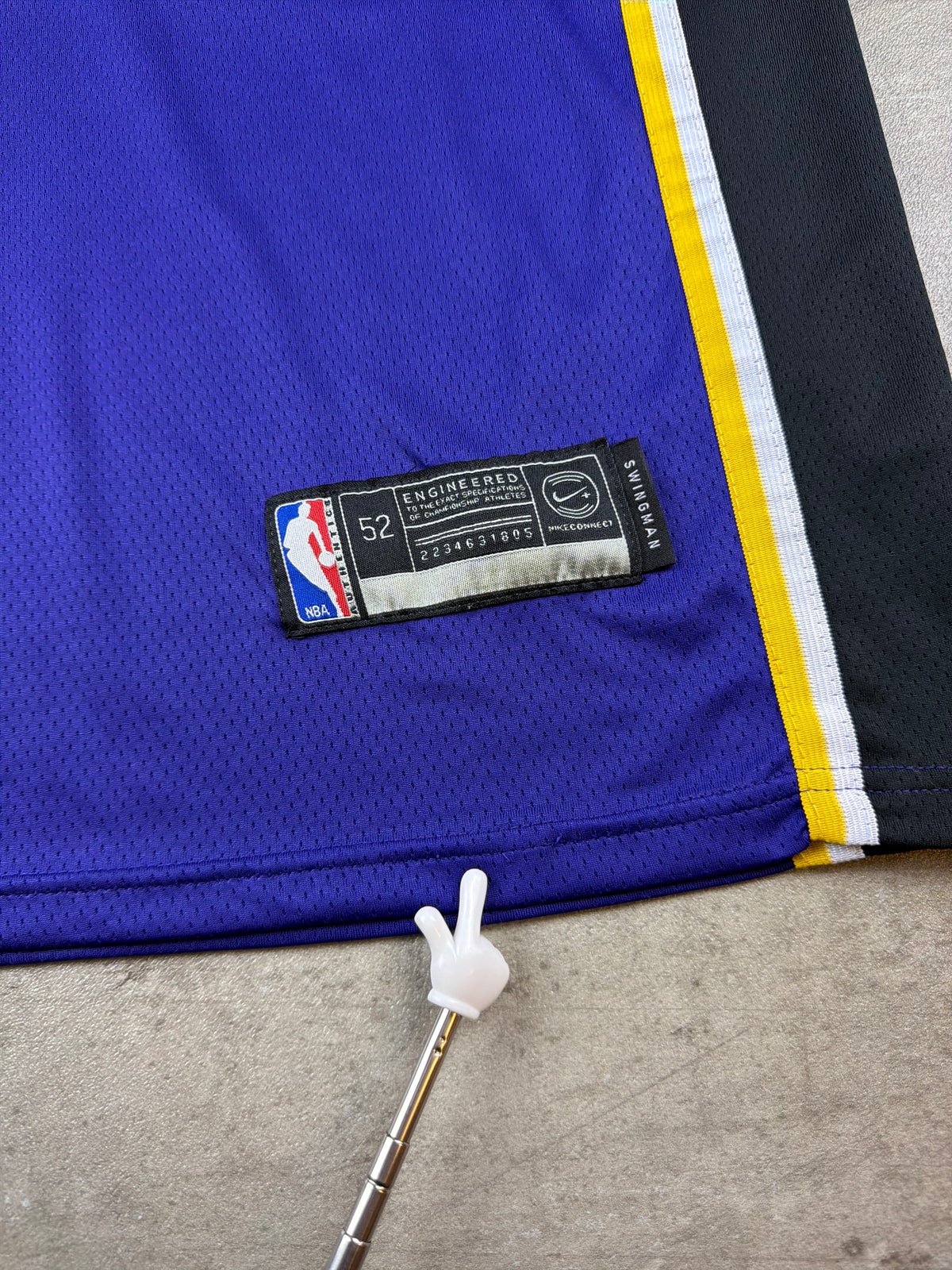 Nike LeBron James Los Angeles Lakers "23" Swingman Trikot - Purple, Yellow, Black Multicolor