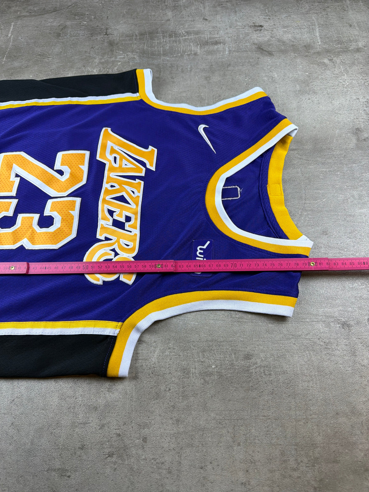 Nike LeBron James Los Angeles Lakers "23" Swingman Trikot - Purple, Yellow, Black Multicolor