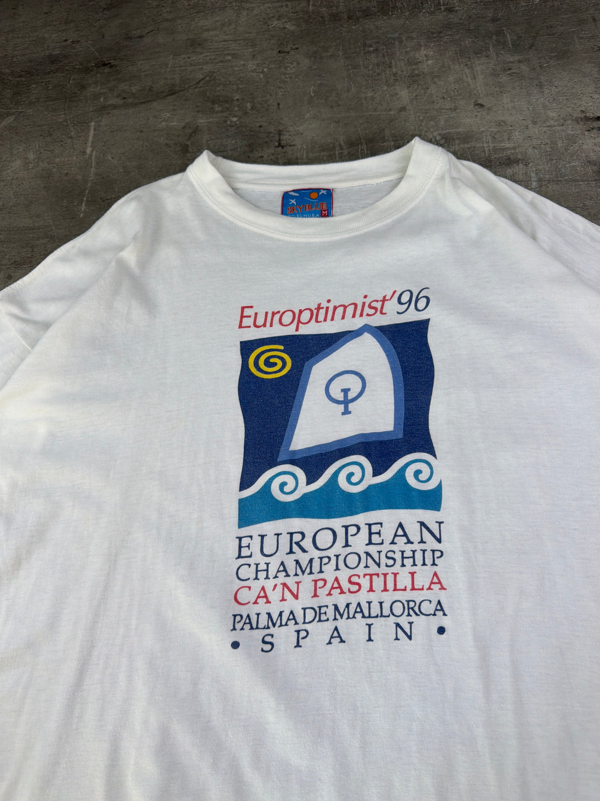 Vintage 90s "Europtimist '96" Graphic Tee – White / Graphic