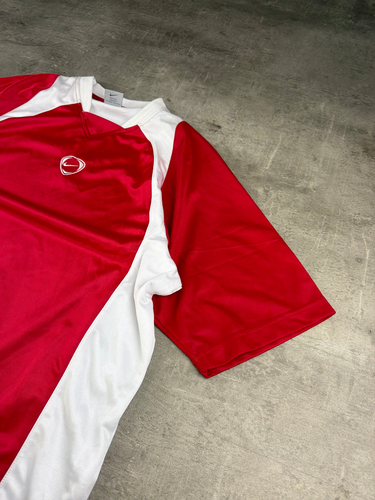 Vintage Nike Total 90 "Center Swoosh" Jersey - Red / White