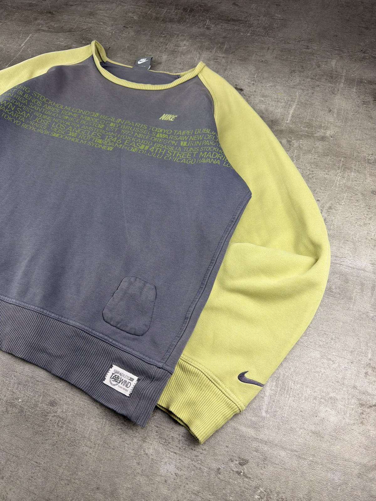 Nike Tailwind Athletic 2000s Raglan Crewneck Sweatshirt - Faded Grey & Lime Green