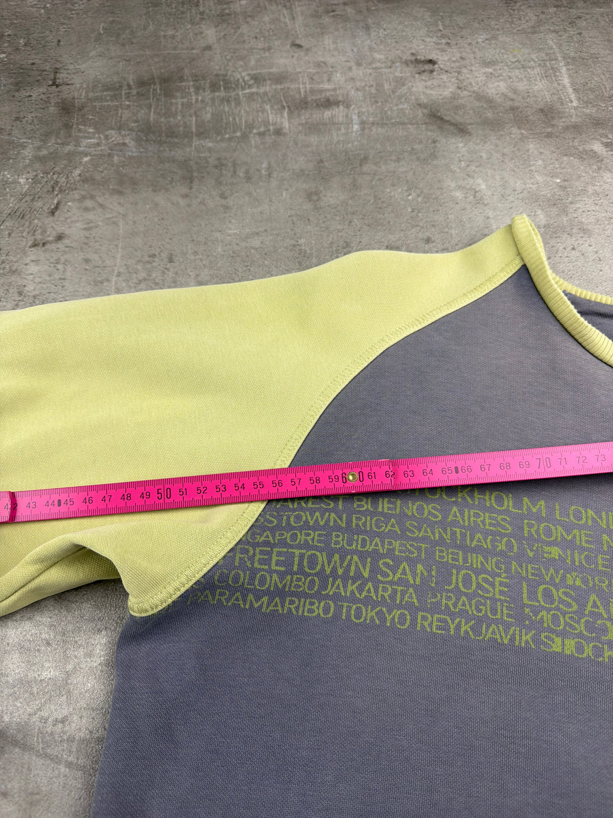 Nike Tailwind Athletic 2000s Raglan Crewneck Sweatshirt - Faded Grey & Lime Green