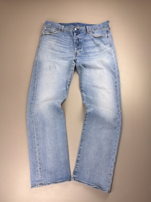 Levi's "501" Straight Leg Denim - Light Wash Grunge & Indie Sleaze Vibe