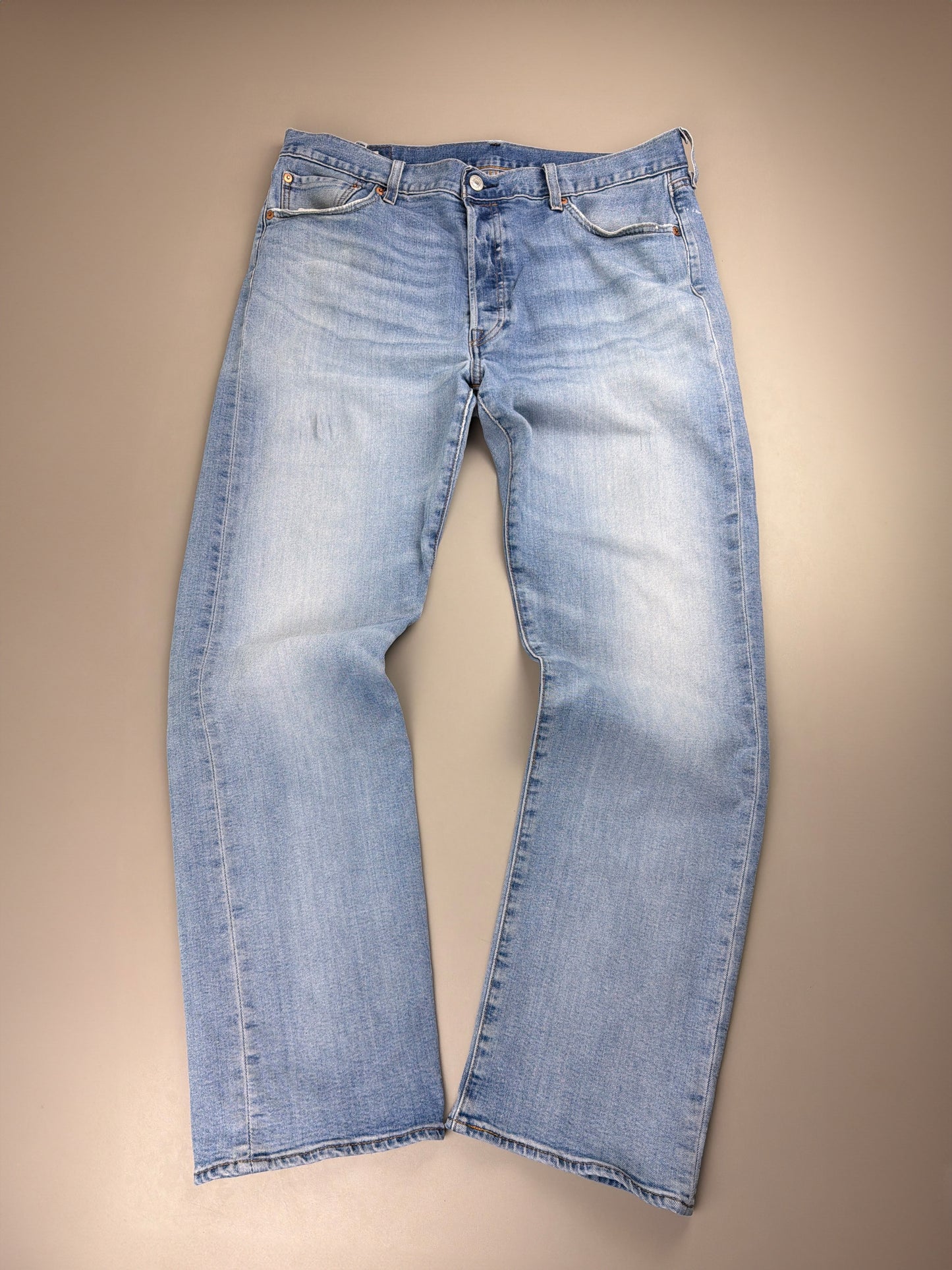 Levi's "501" Straight Leg Denim - Light Wash Grunge & Indie Sleaze Vibe