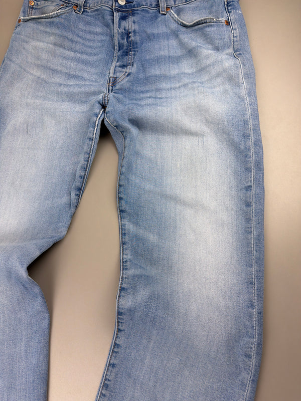 Levi's "501" Straight Leg Denim - Light Wash Grunge & Indie Sleaze Vibe