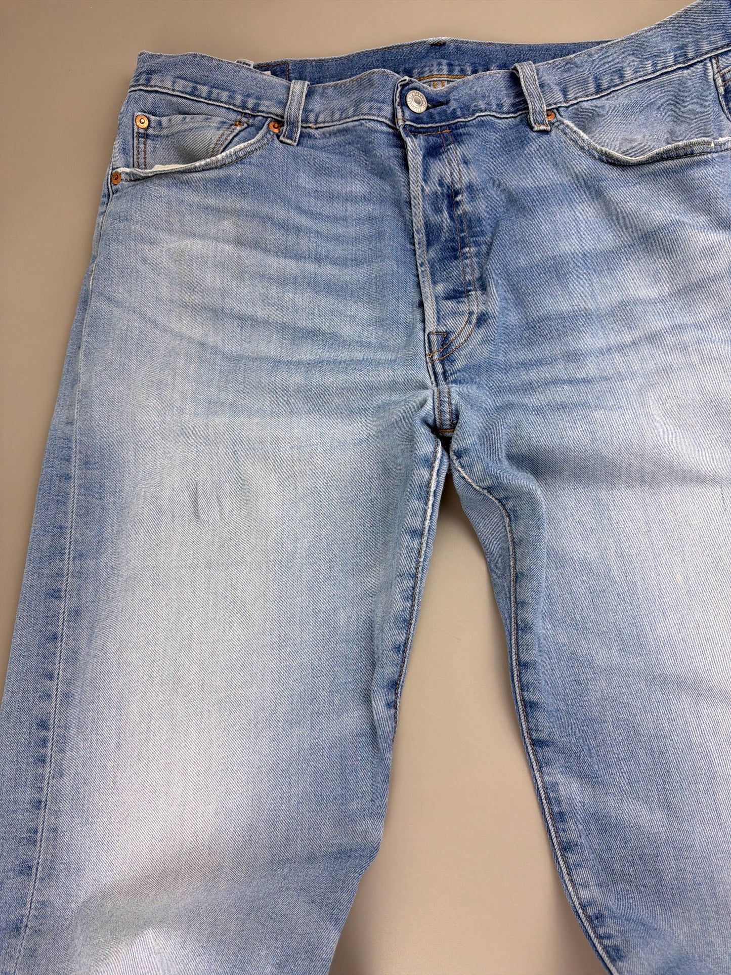 Levi's "501" Straight Leg Denim - Light Wash Grunge & Indie Sleaze Vibe