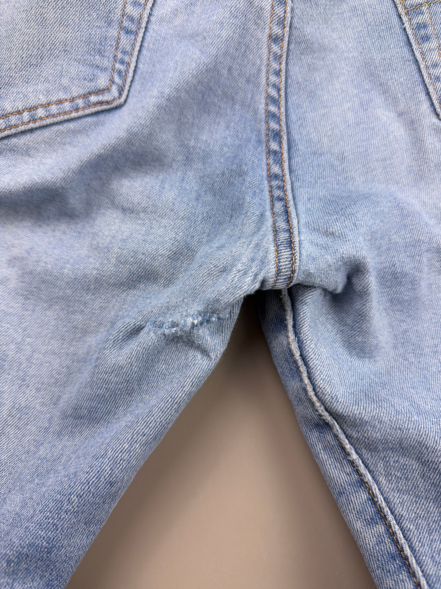Levi's "501" Straight Leg Denim - Light Wash Grunge & Indie Sleaze Vibe