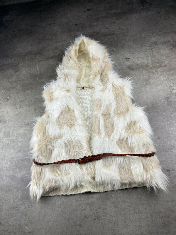 aiki KEYLOOK "Fairycore" Hooded Faux Fur Knit Vest - Off-White & Beige