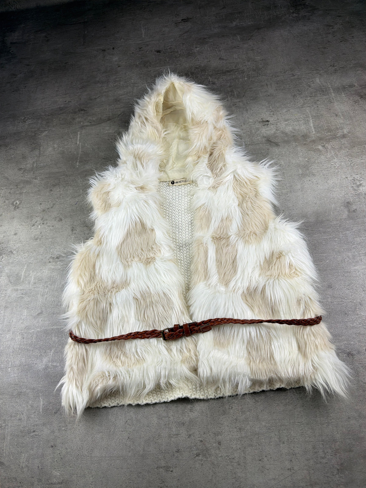aiki KEYLOOK "Fairycore" Hooded Faux Fur Knit Vest - Off-White & Beige