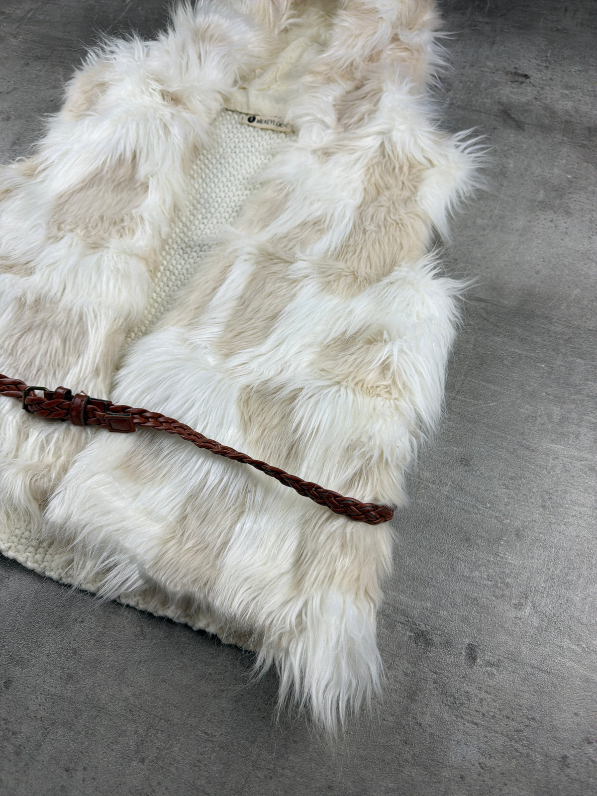 aiki KEYLOOK "Fairycore" Hooded Faux Fur Knit Vest - Off-White & Beige