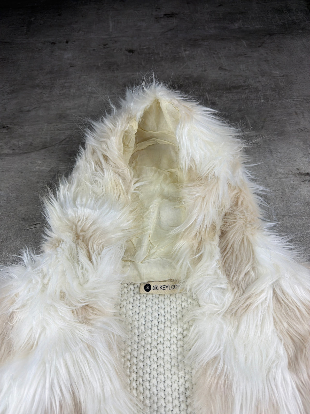 aiki KEYLOOK "Fairycore" Hooded Faux Fur Knit Vest - Off-White & Beige