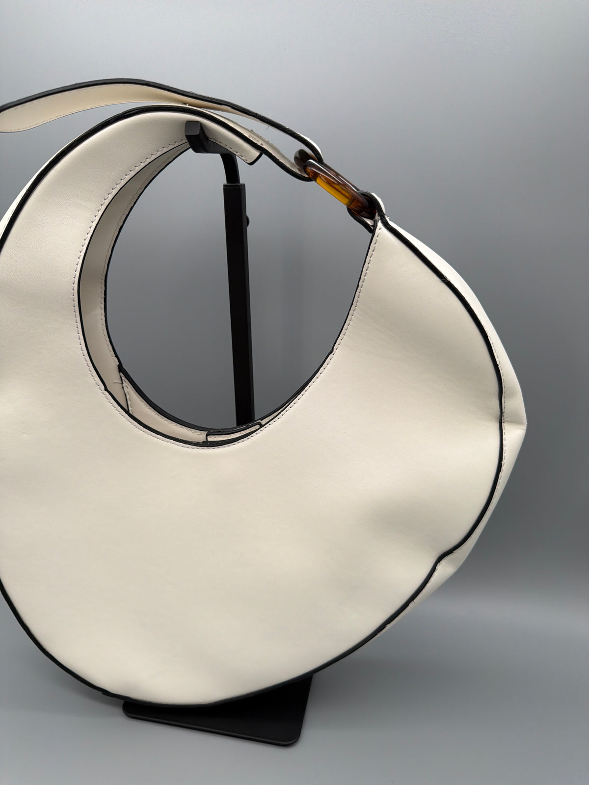 Vintage Y2K Crescent Moon Shoulder Bag - Off-White / Black & Tortoiseshell
