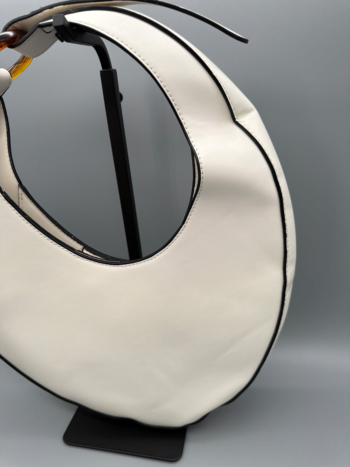 Vintage Y2K Crescent Moon Shoulder Bag - Off-White / Black & Tortoiseshell