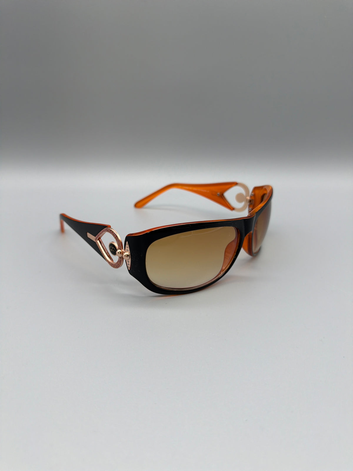 Finezz Y2K Oval Sunglasses - Black / Orange / Gold