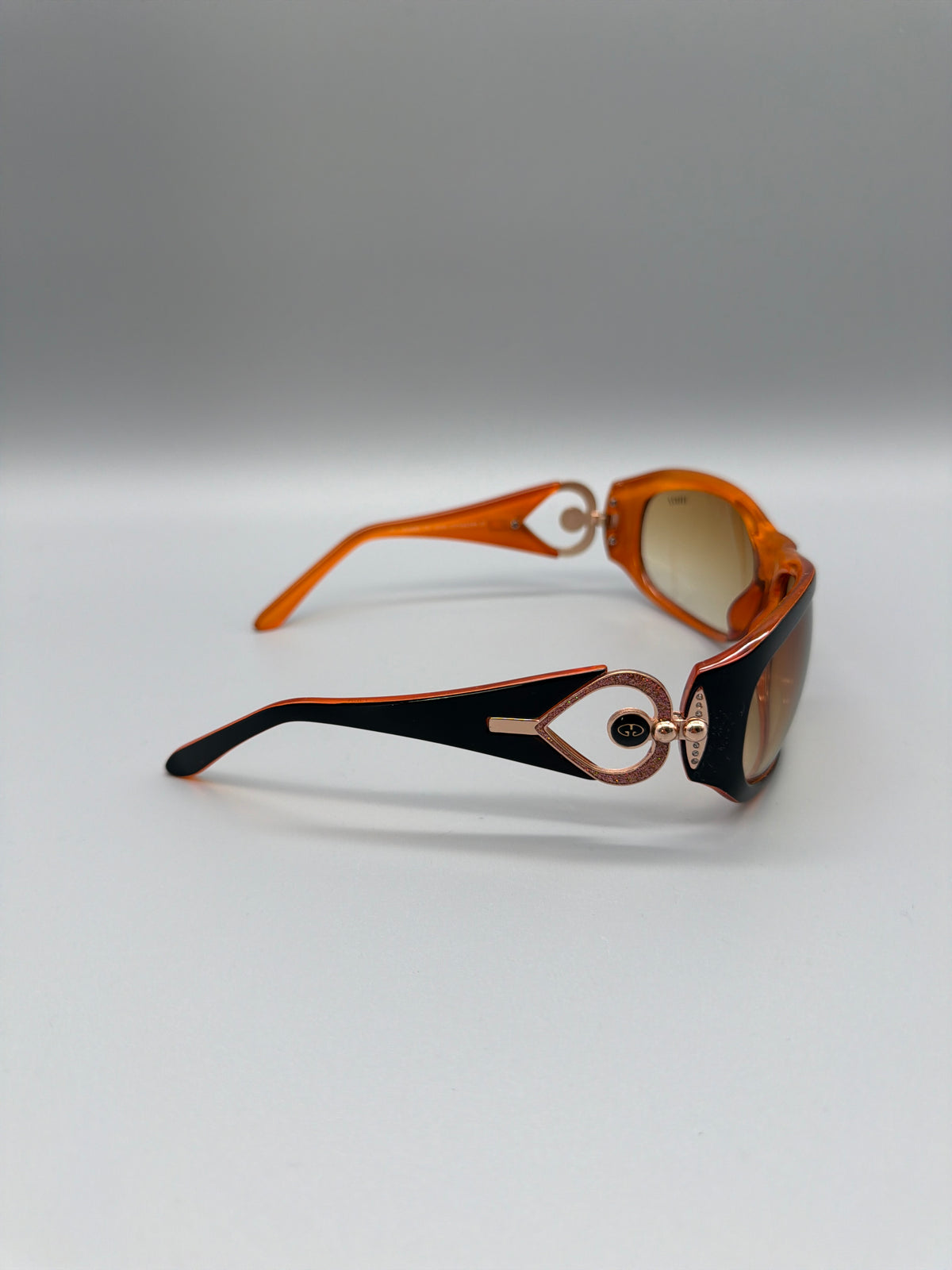 Finezz Y2K Oval Sunglasses - Black / Orange / Gold