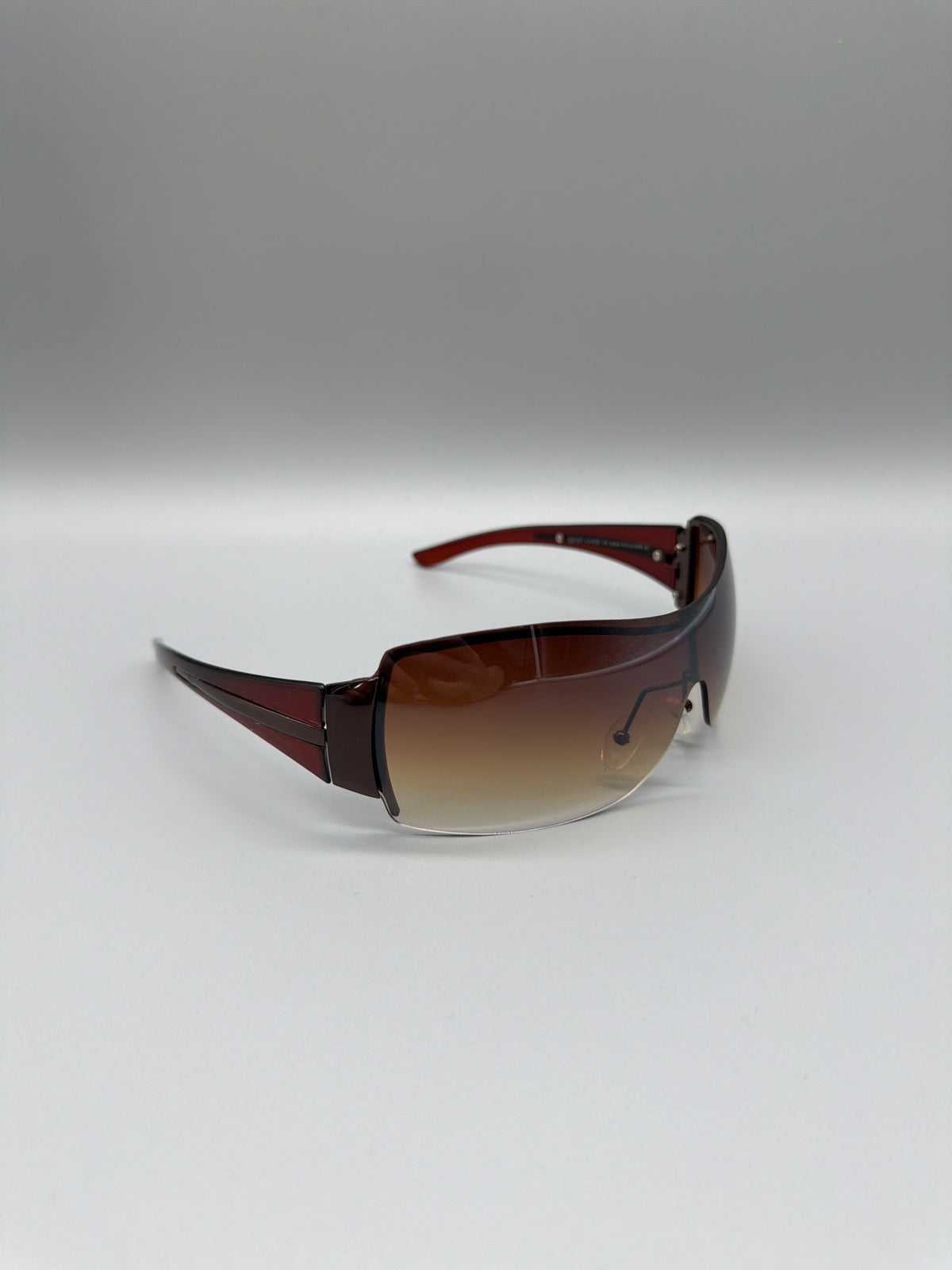 Dazzle Y2K Shield Sunglasses - Burgundy / Brown Gradient