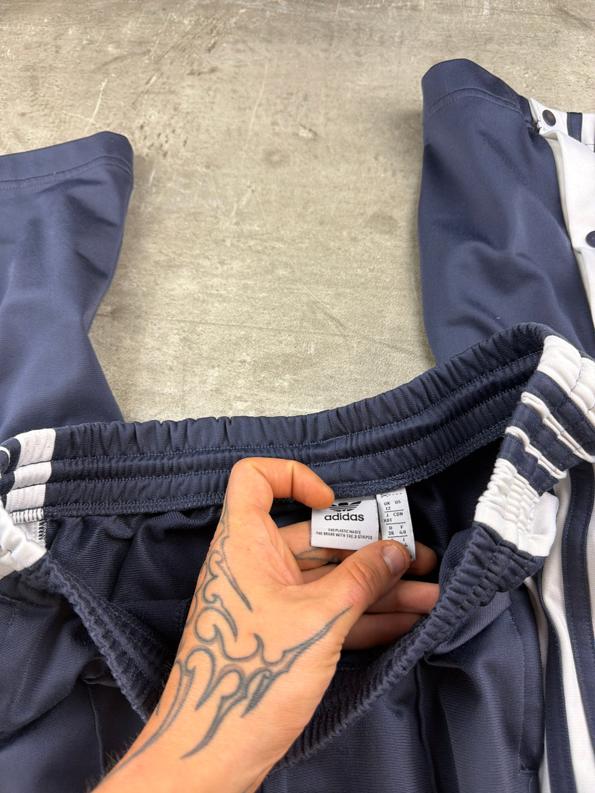 Adidas Originals Three Stripes Tearaway Trackpants – Navy Blue Y2K Vibe