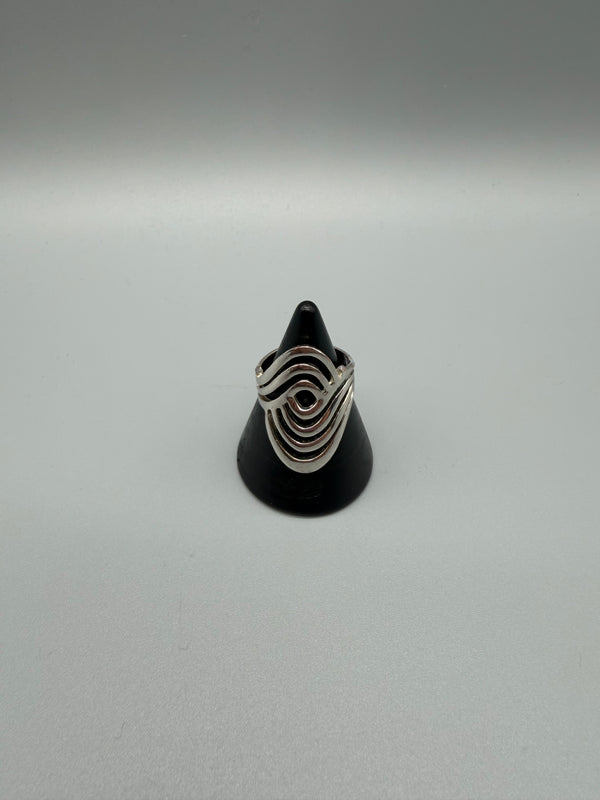Vintage Y2K Wave Cutout Statement Band Ring - Silver