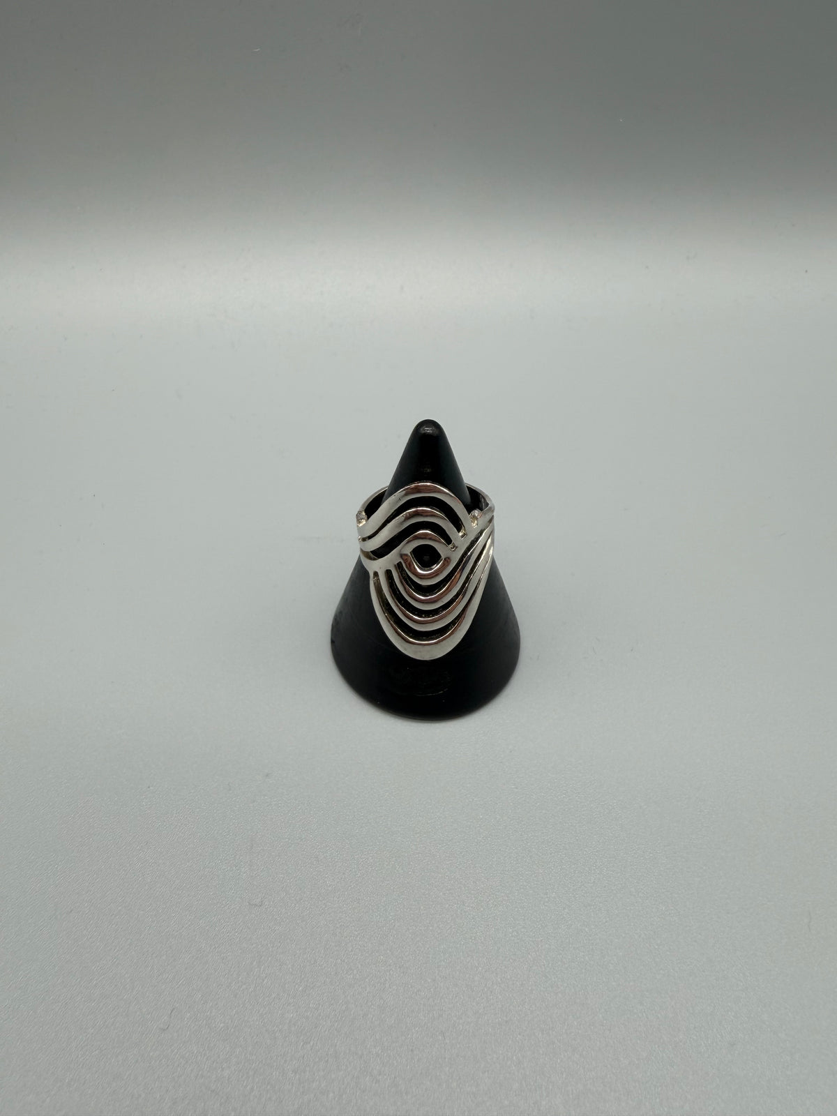 Vintage Y2K Wave Cutout Statement Band Ring - Silver - Past Pieces