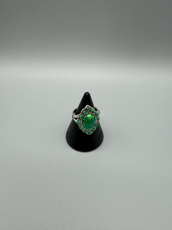 Vintage Y2K Green Opal Statement Ring - Silver / Emerald Green