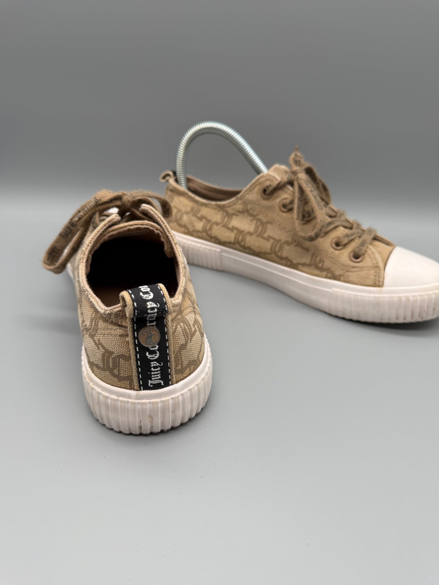 Juicy Couture Archive "Logo Love" Canvas Low-Tops - Beige Y2K Indie Sleaze