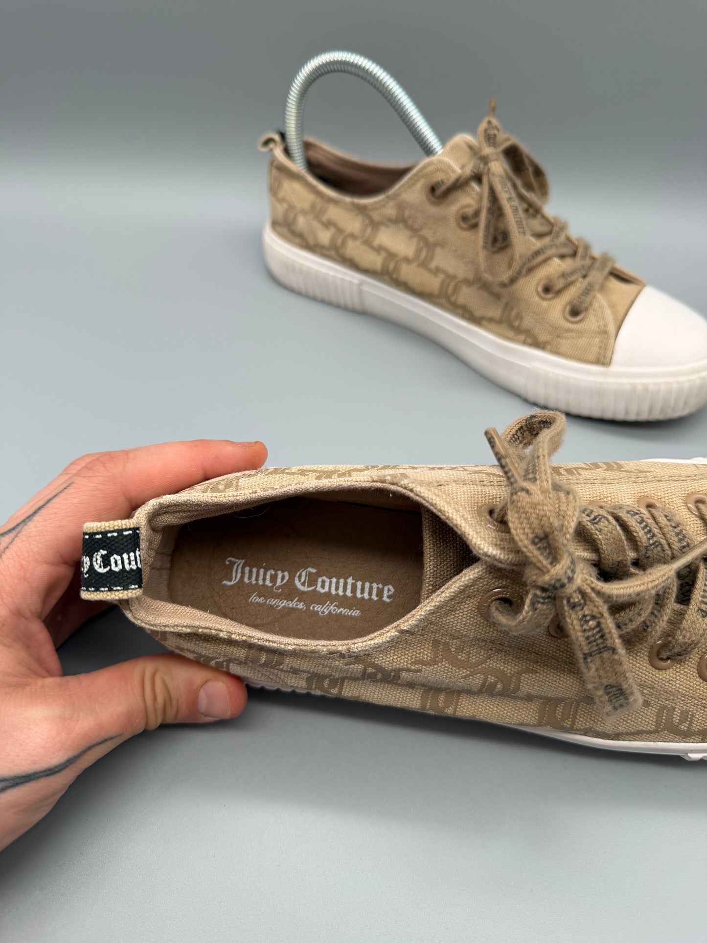 Juicy Couture Archive "Logo Love" Canvas Low-Tops - Beige Y2K Indie Sleaze