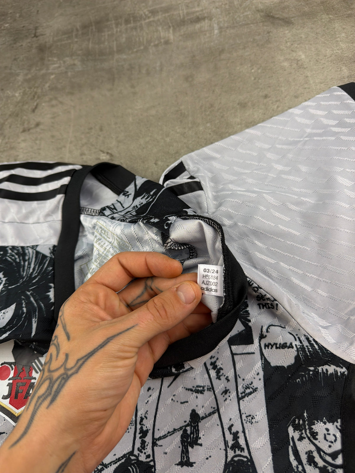 Adidas Japan 2023/24 "Captain Tsubasa" Manga Authentic Jersey - Black / White – Ansicht 11
