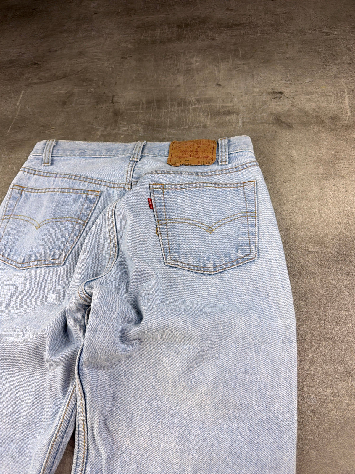 Levi's 501 Vintage 90s Straight Leg Denim - Light Blue Washed – Ansicht 7