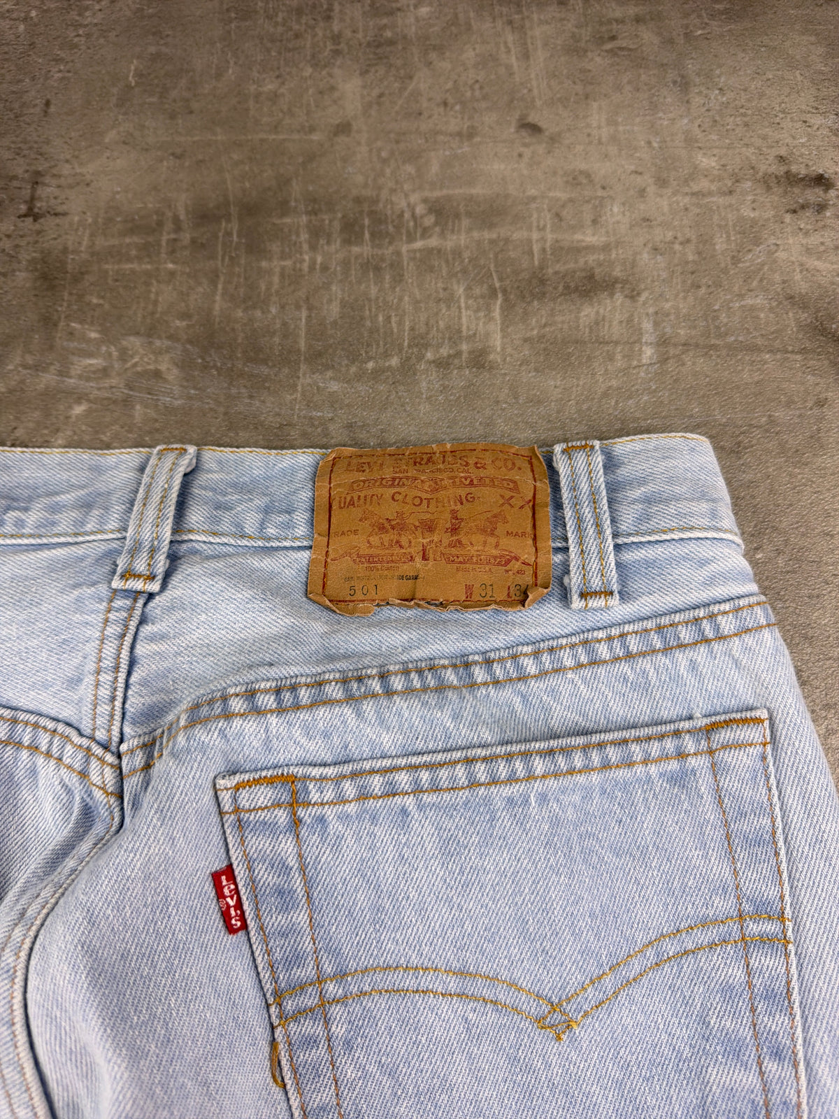 Levi's 501 Vintage 90s Straight Leg Denim - Light Blue Washed – Ansicht 8
