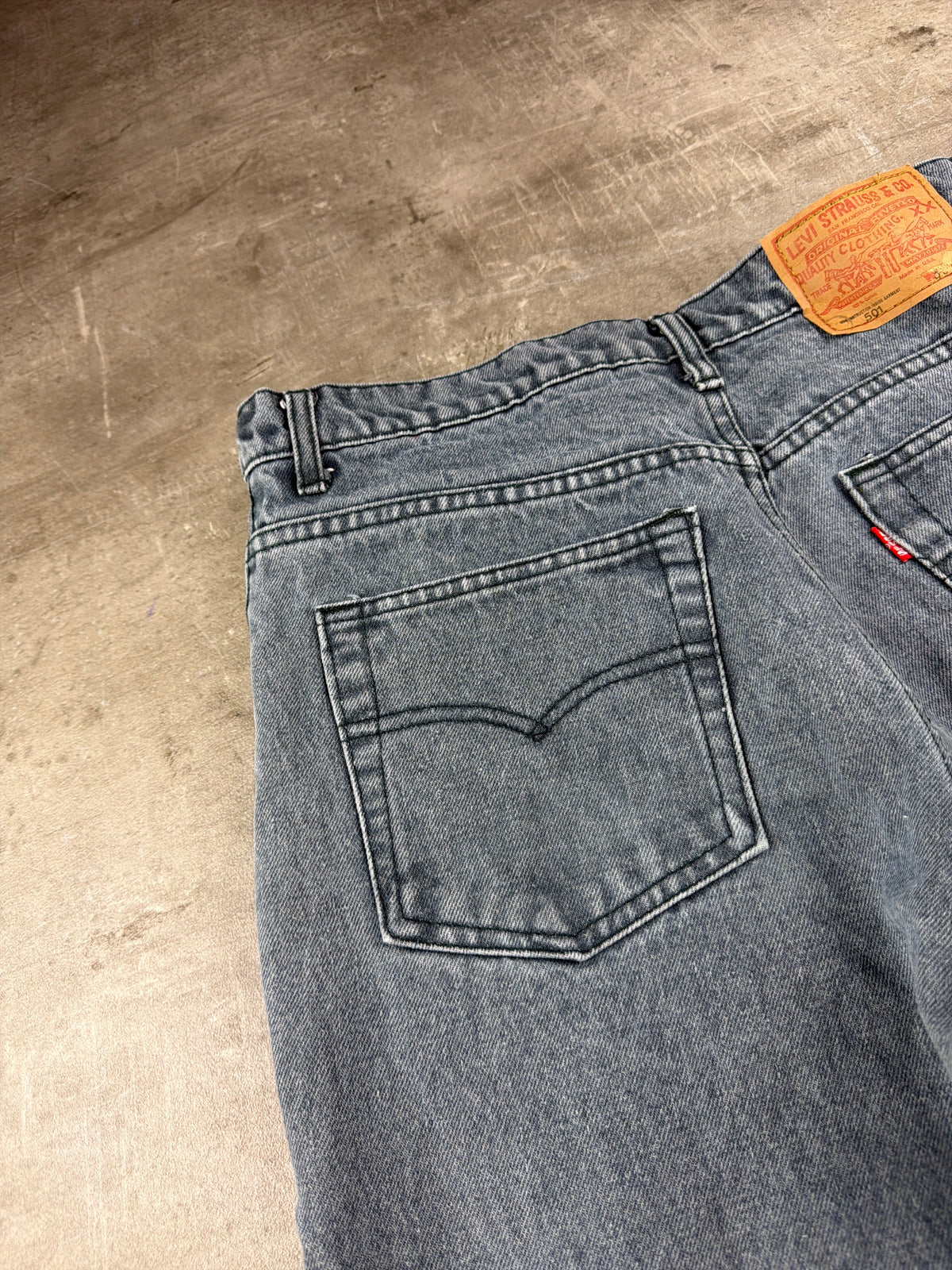 Levi's "501" Vintage Straight Leg Denim Jeans - Faded Grey Blue – Ansicht 7