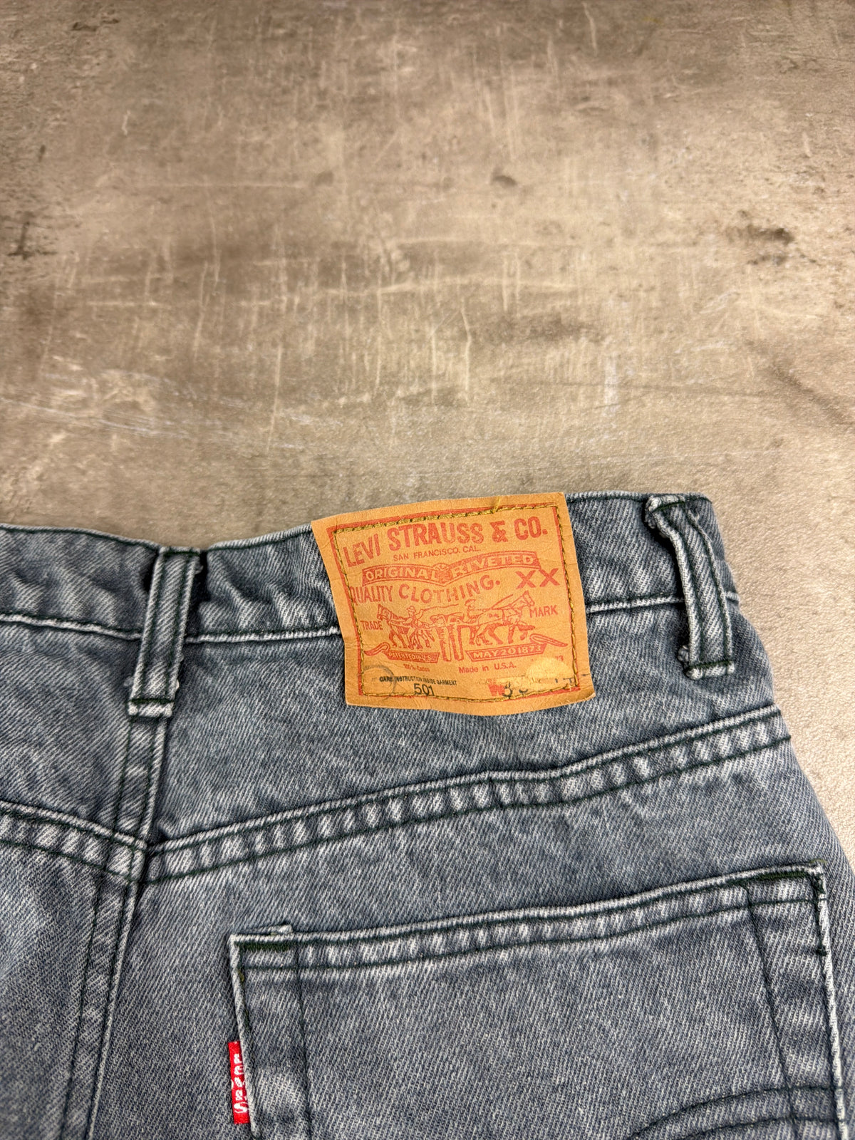 Levi's "501" Vintage Straight Leg Denim Jeans - Faded Grey Blue – Ansicht 8