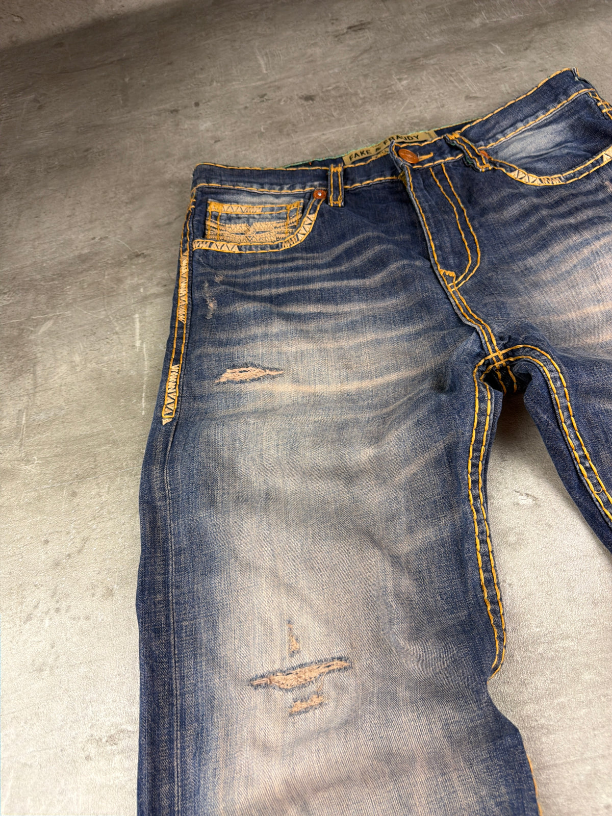 Fake & Fraudy Y2K Bell Bottom Distressed Denim - Washed Blue / Orange Stitch – Ansicht 3