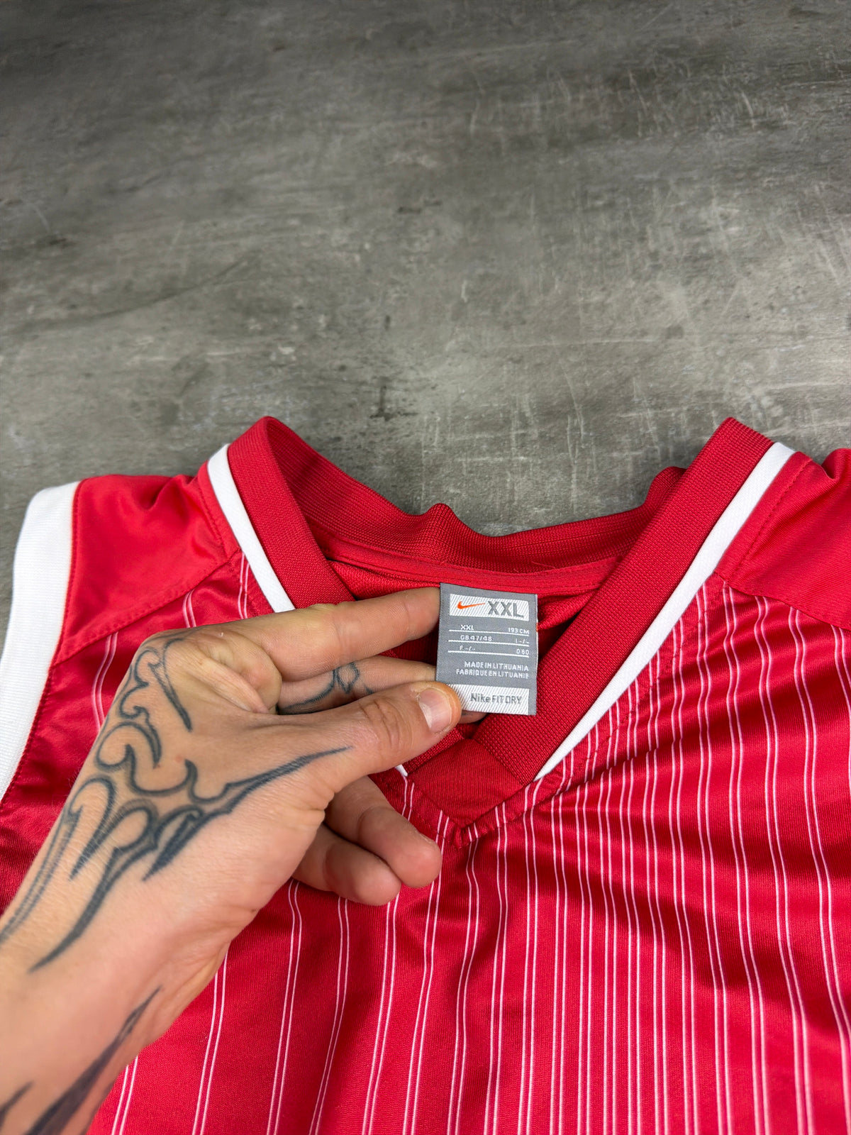 Nike Basketball Pinstripe Graphic Jersey - Red / White Y2K Streetwear – Ansicht 7