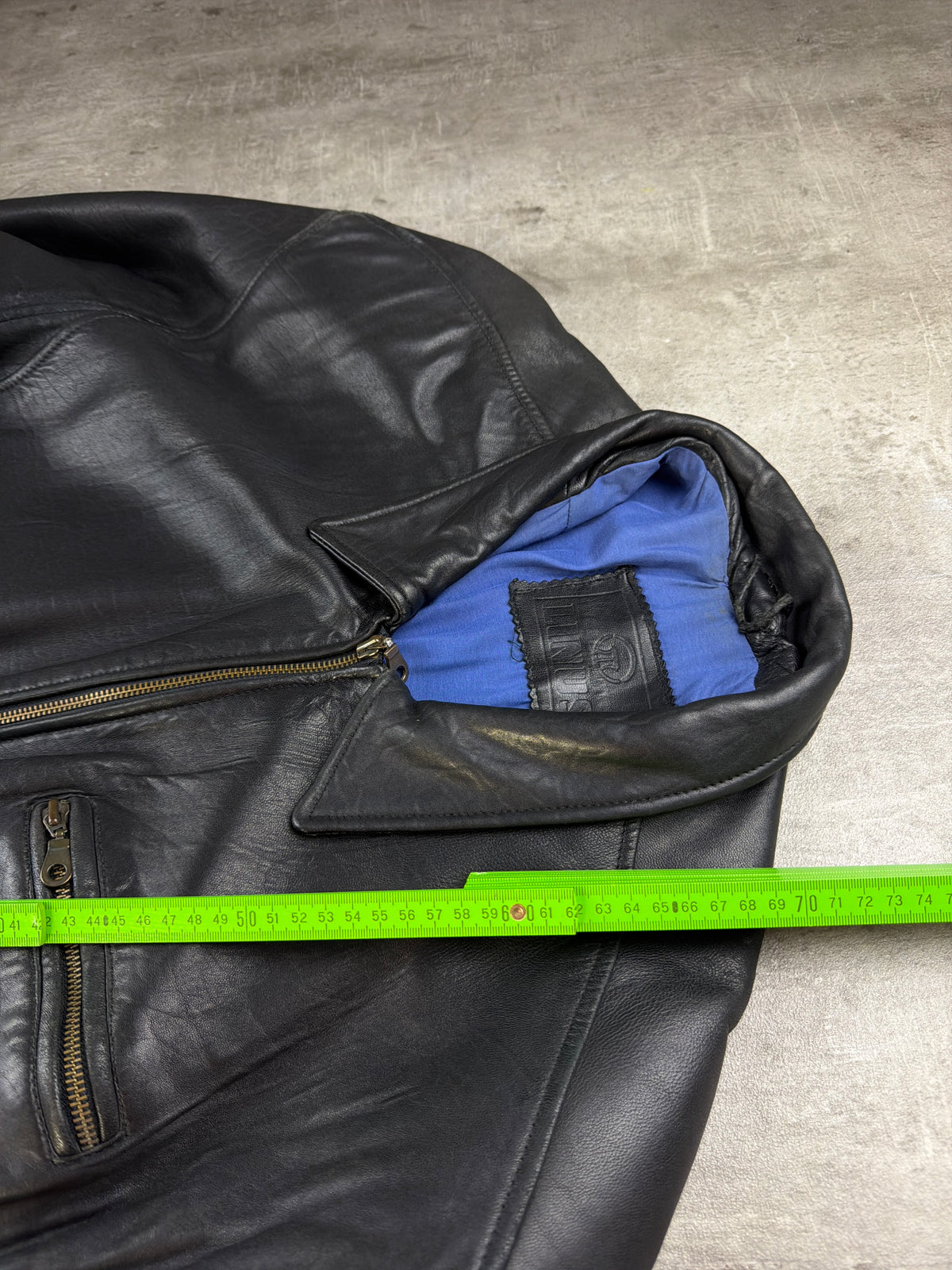 Vintage 90s Oversized Leather Bomber Jacket - Black / Royal Blue Lining – Ansicht 10