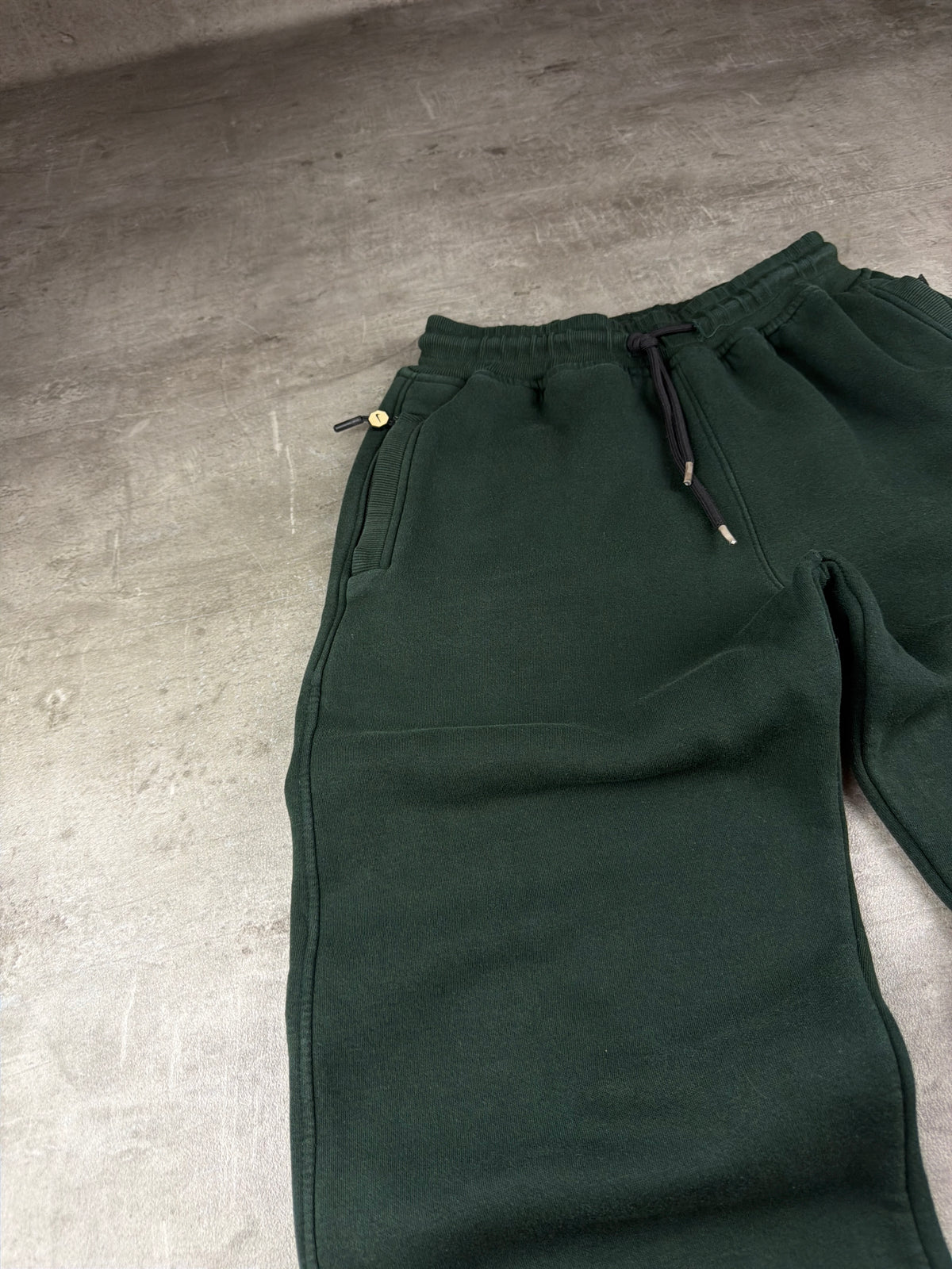 Nike x New York Yankees Embroidered Baggy Sweatpants - Forest Green - Past Pieces