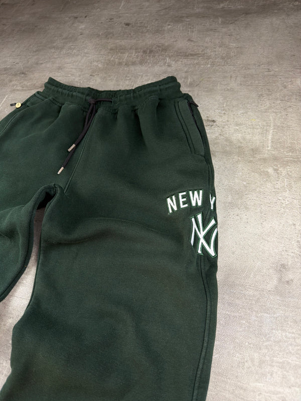 Nike x New York Yankees Embroidered Baggy Sweatpants - Forest Green