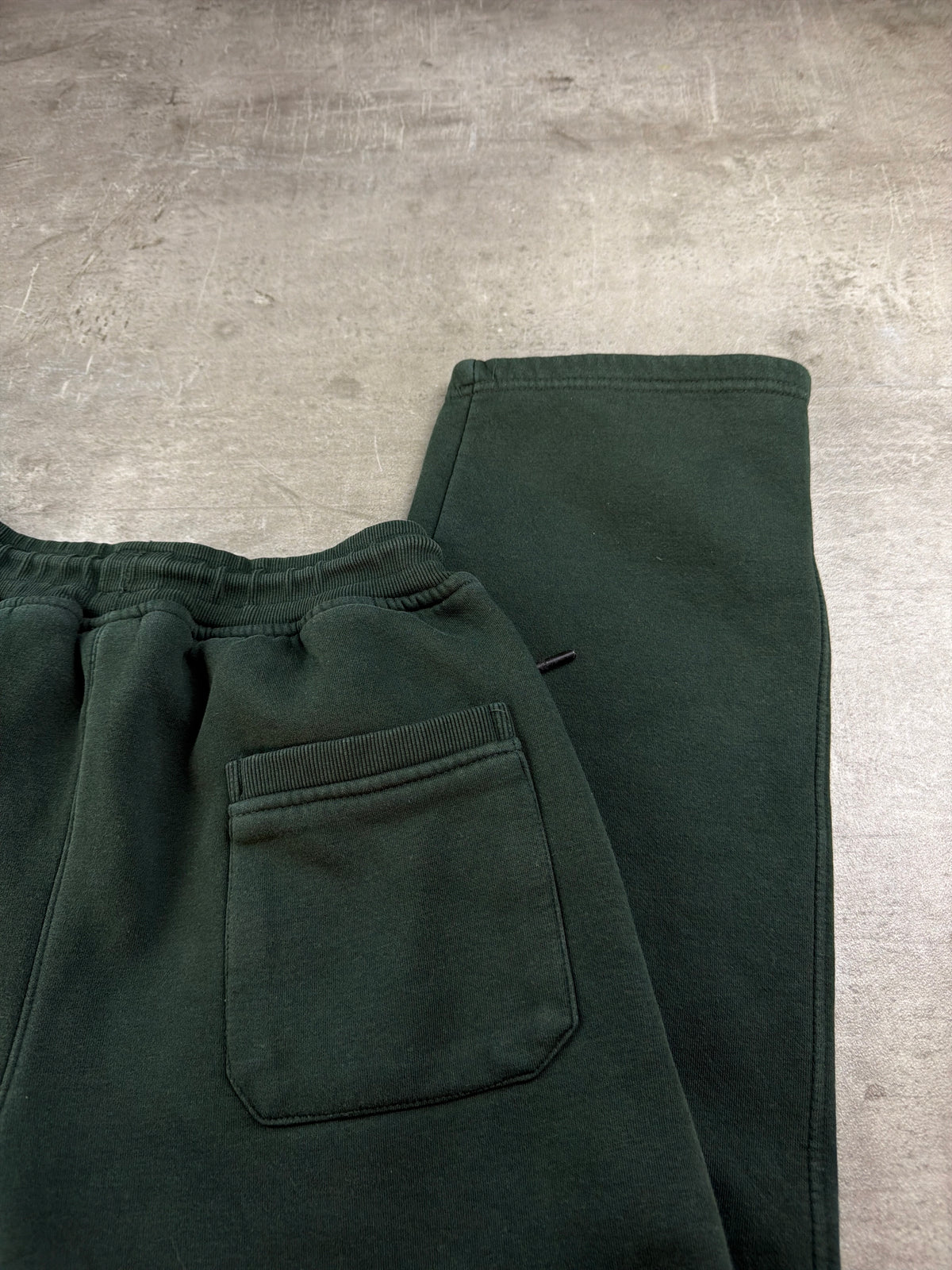 Nike x New York Yankees Embroidered Baggy Sweatpants - Forest Green - Past Pieces