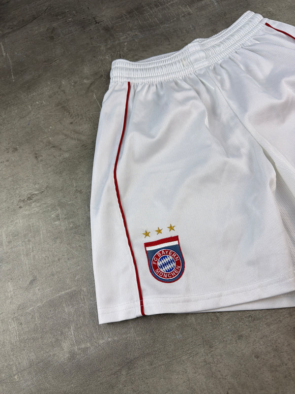 Adidas FC Bayern Munich 2005/06 Home Football Shorts - White / Red Blokecore