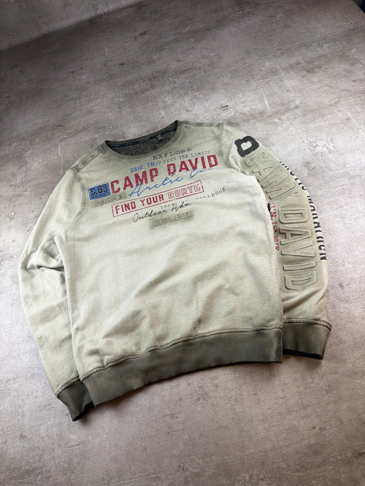 Camp David Arctic Ice "Find Your North" Embossed Crewneck Sweatshirt - Washed Khaki – Ansicht 2