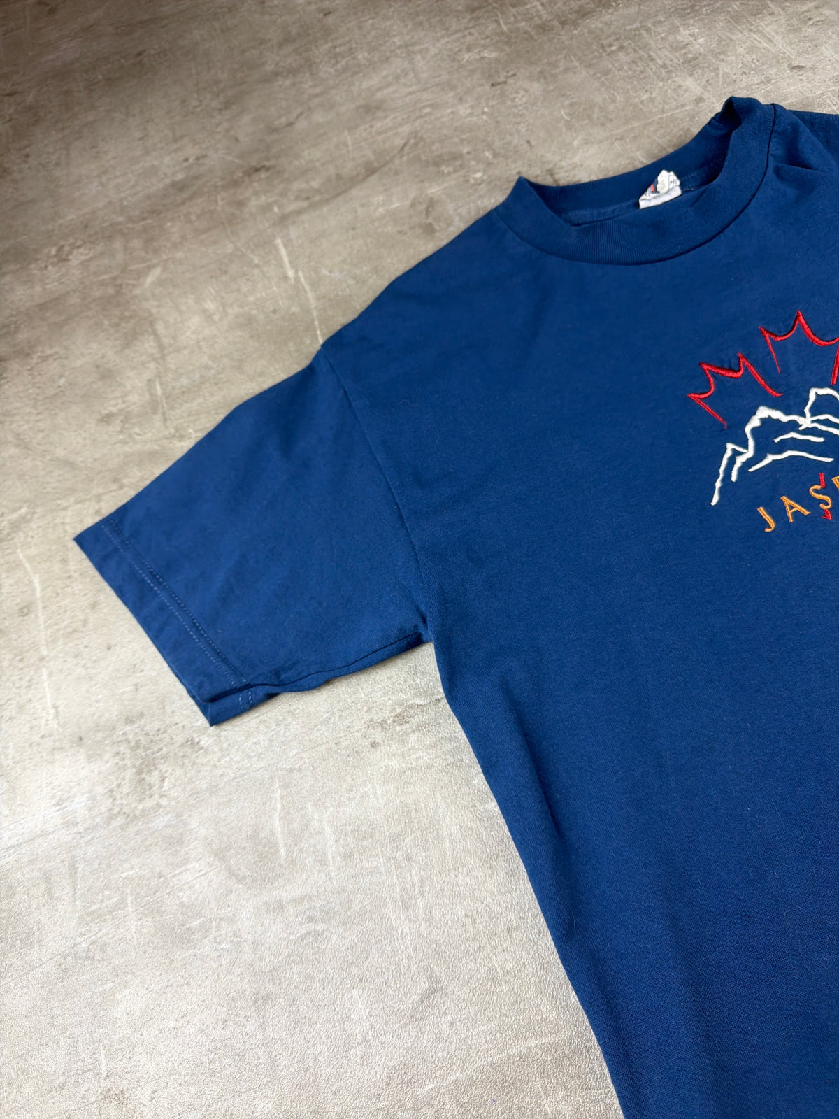 Alstyle Vintage "Jasper Canada" Embroidered Tee - Navy Blue / Red – Ansicht 5