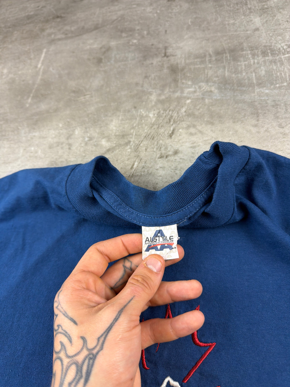 Alstyle Vintage "Jasper Canada" Embroidered Tee - Navy Blue / Red – Ansicht 7