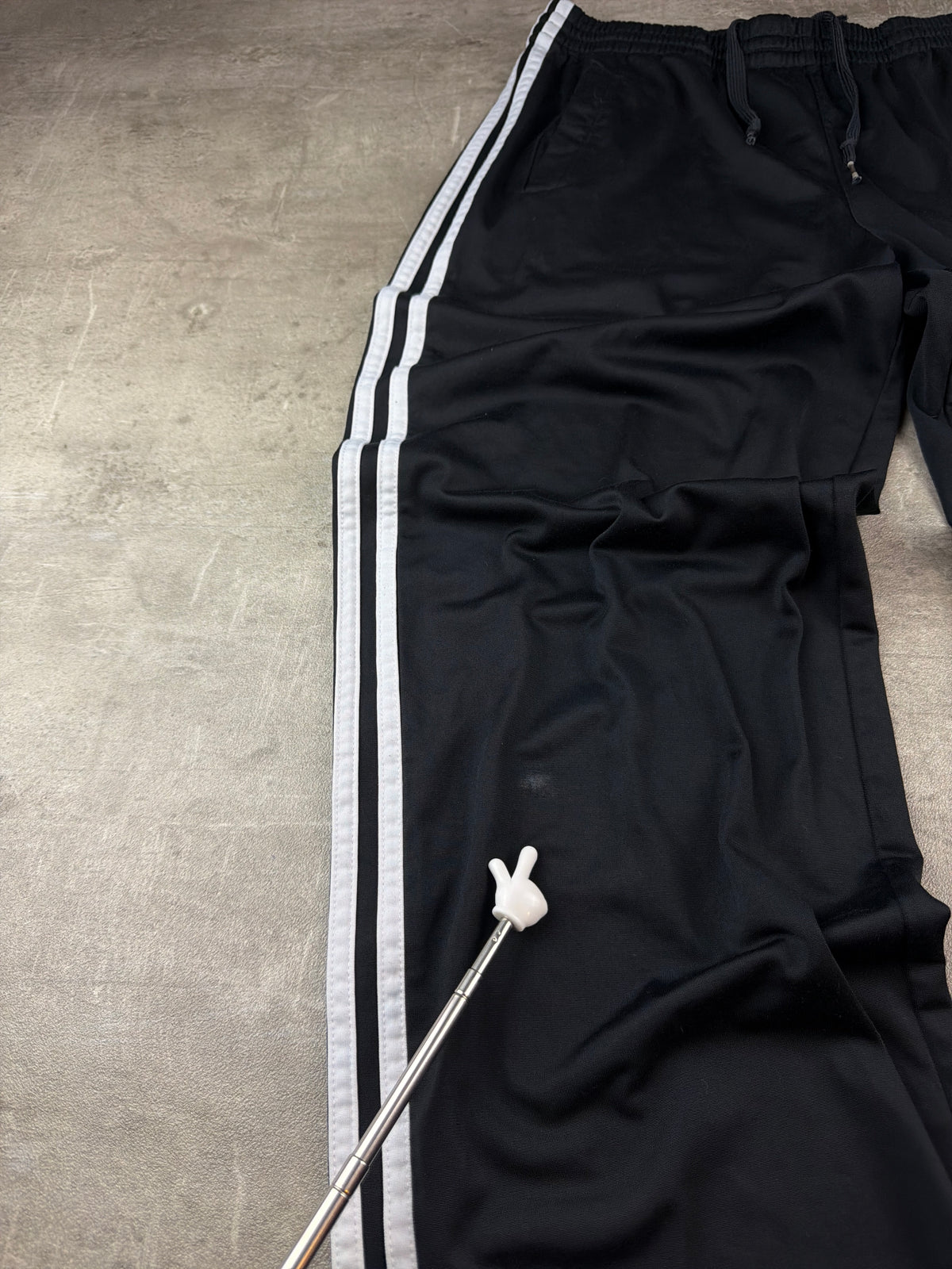 Adidas Y2K Three-Stripes Baggy Trackpants - Black / White – Ansicht 5