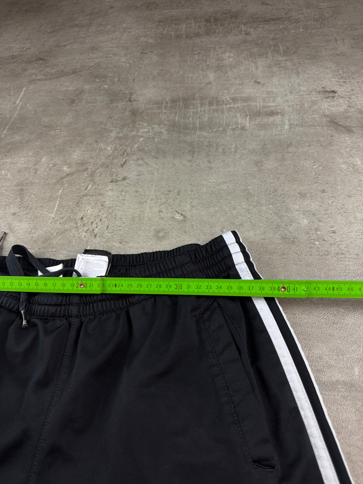 Adidas Y2K Three-Stripes Baggy Trackpants - Black / White – Ansicht 7