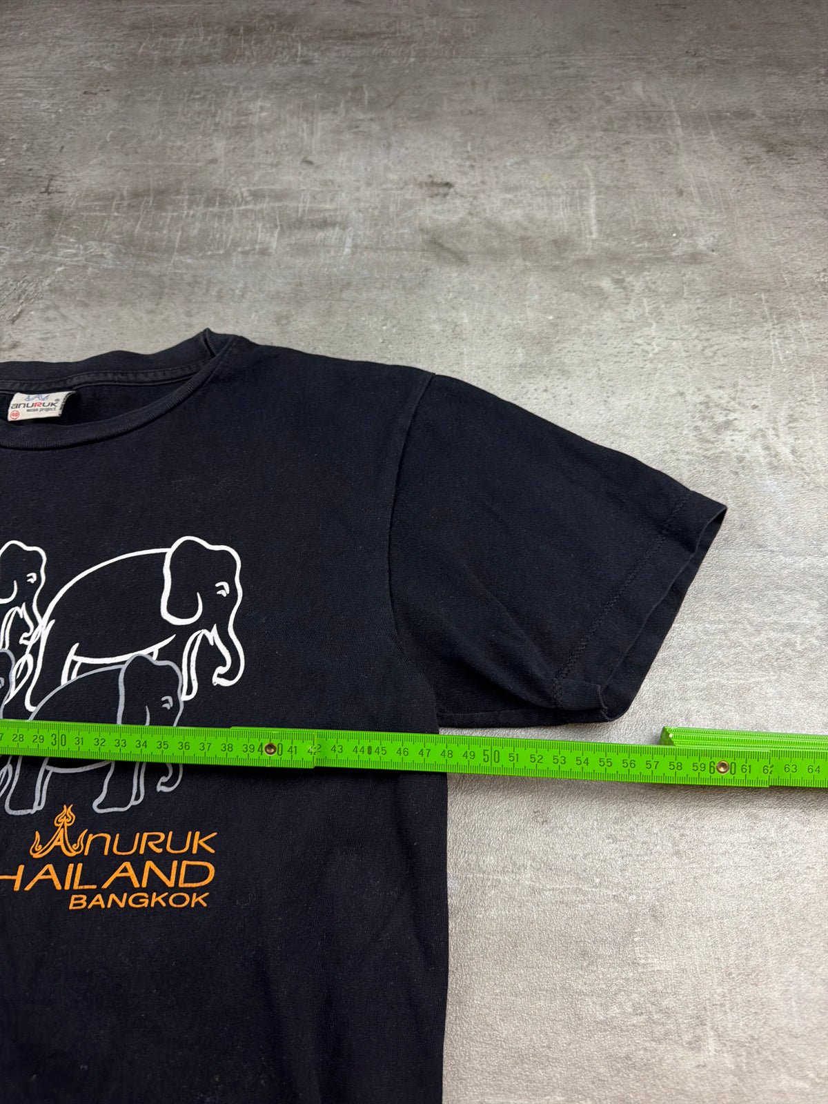 Anuruk Thailand Bangkok Elephant Graphic T-Shirt - Washed Black / Orange – Ansicht 6