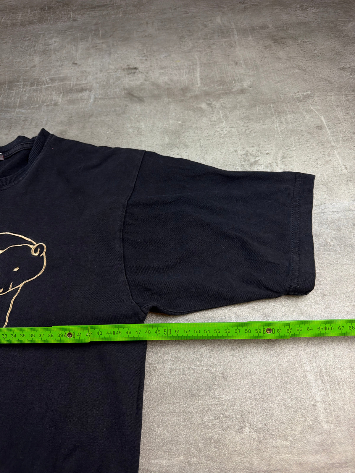 Cityscape Vintage "Canada Victoria" Embroidered Polar Bear Tee - Washed Black / Gold – Ansicht 7