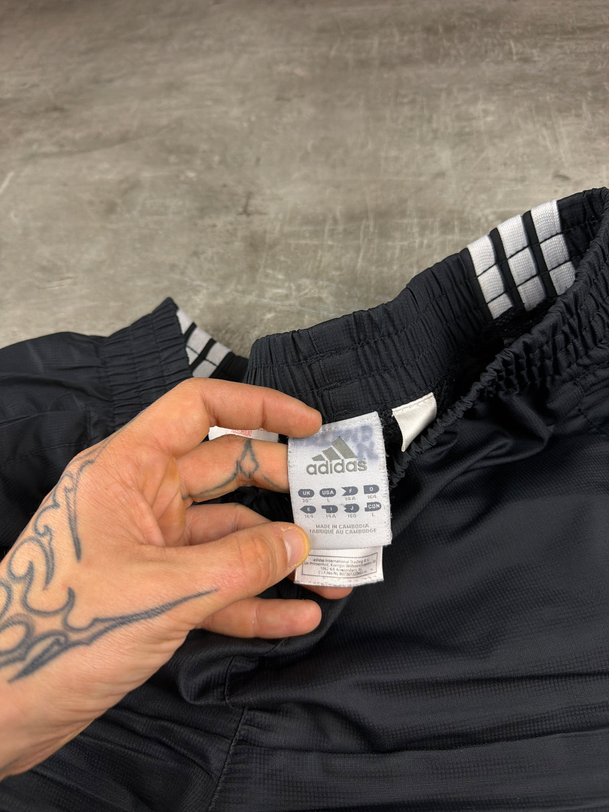 Adidas Y2K Three-Stripes Nylon Trackpants - Black / White – Ansicht 7